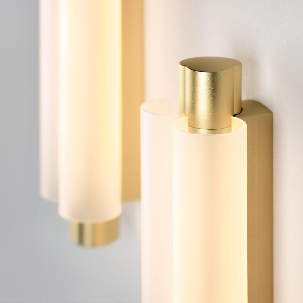 Trifoliate Integrated LED Wall Light / ∅ 4.8″ x H 15″ / Dia 11cm x H 38cm / Gold & Frosted White / Warm Light